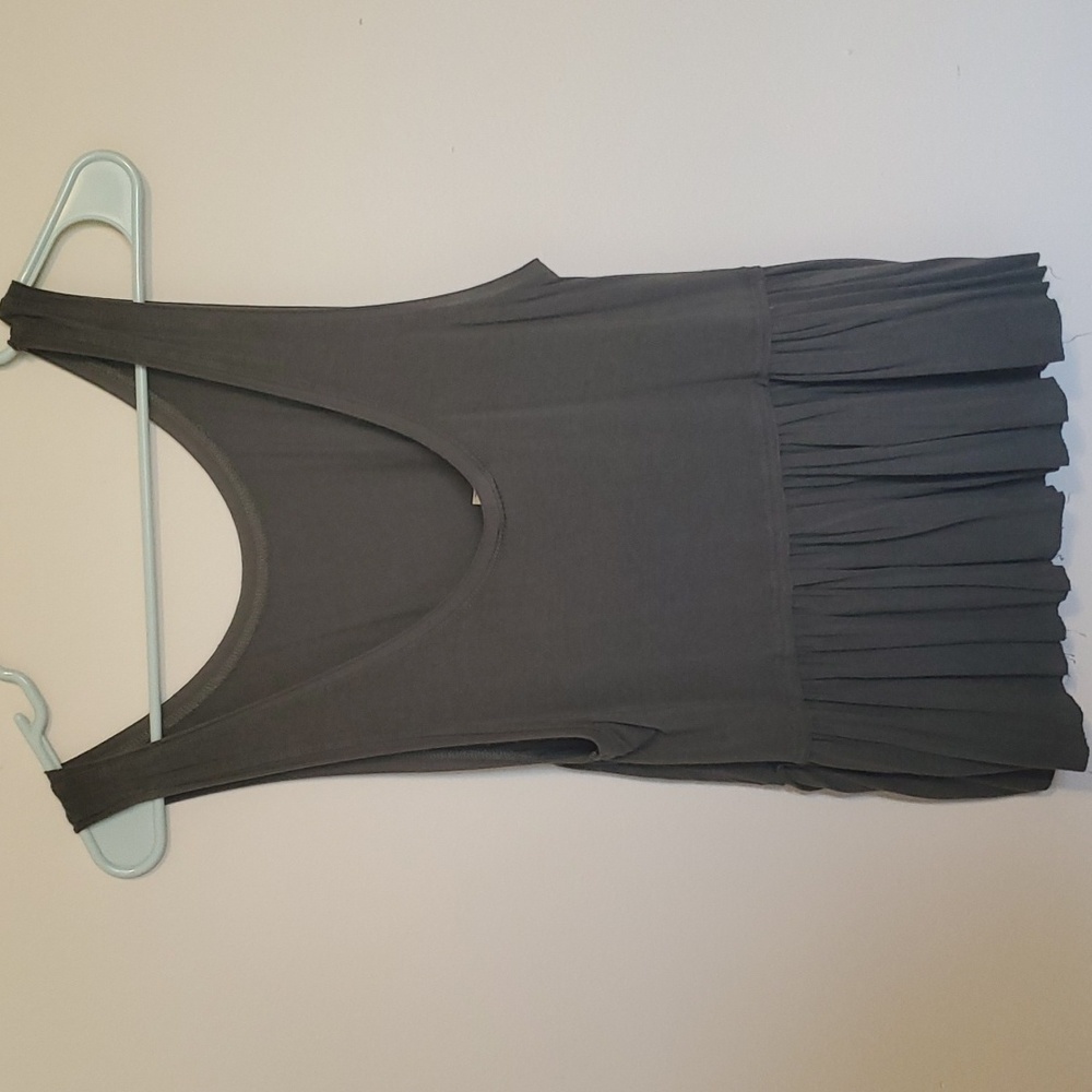 Mossimo Oversized olive green low back neckline flowy tank top - Picture 7 of 7